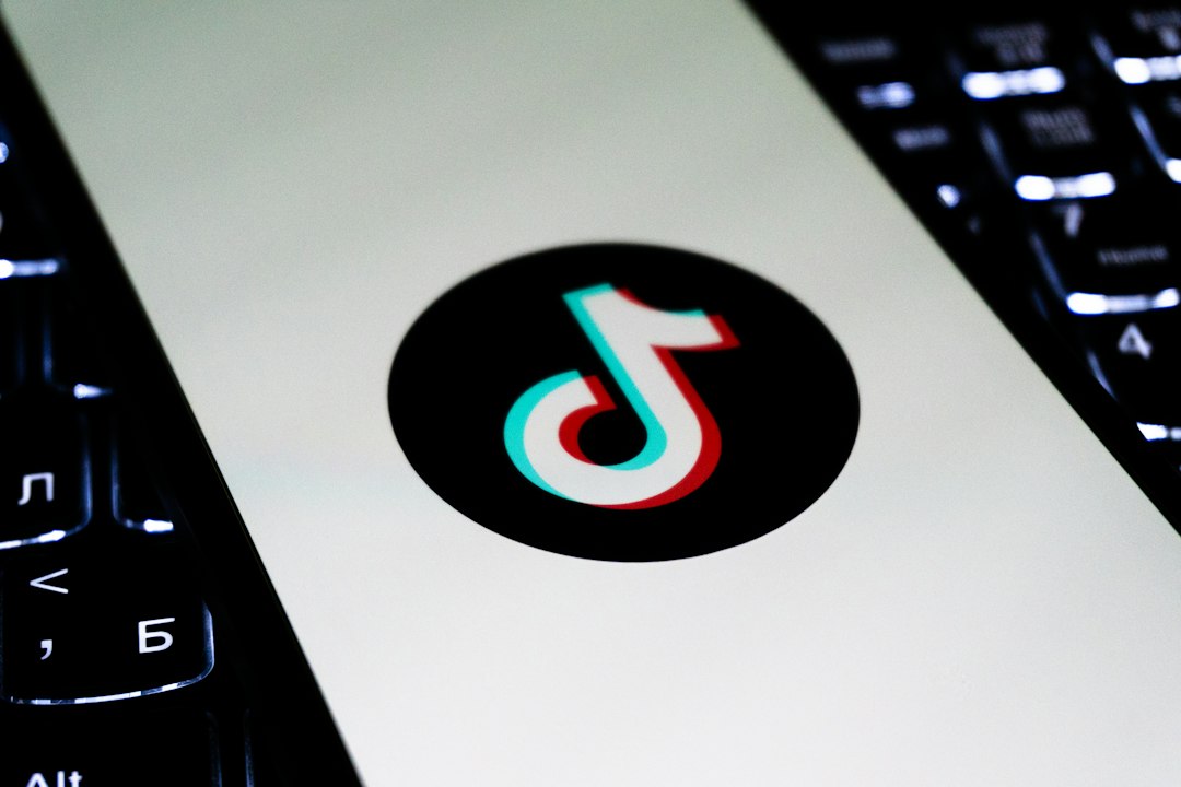 Visual illustration for how TikTok Growth Automation & SaaS Solutions works